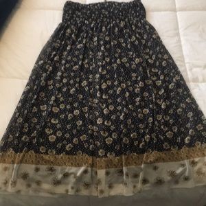 Fall floral skirt. Max studio. S